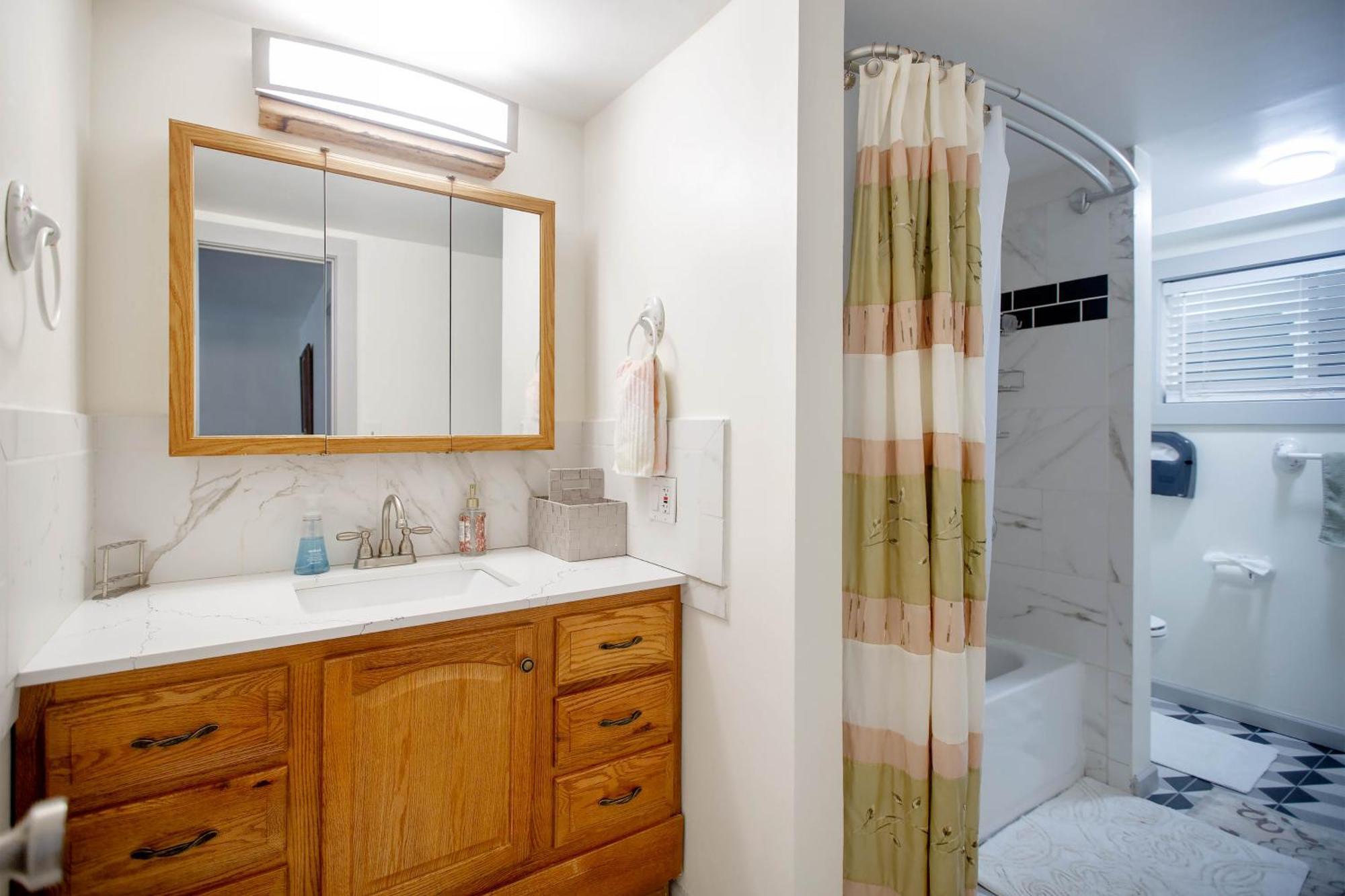 Alameda 2 Bedroom 2 Ba Apt, Ac, 3 Blocks To Beach & Shopping Center & Free Parking 외부 사진